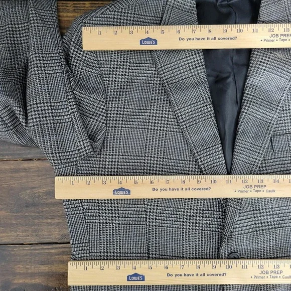 Haggar‎ Men's Sport Coat Blazer Two Button Gray Plaid Lambs Wool Size 42L